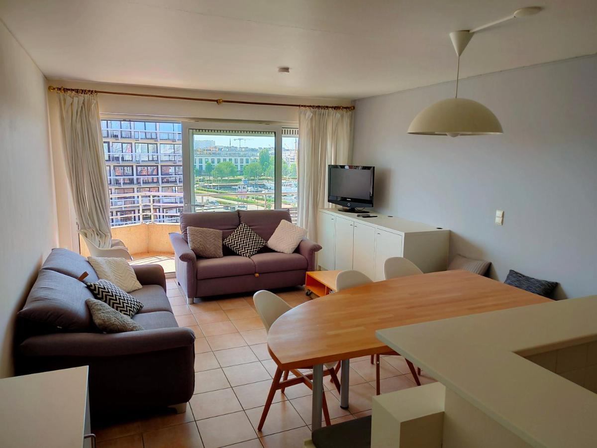 Zongericht Met Zicht Op De Jachthaven